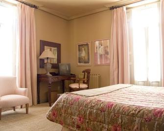 Hotel Roma - La Granja de San Ildefonso - Bedroom