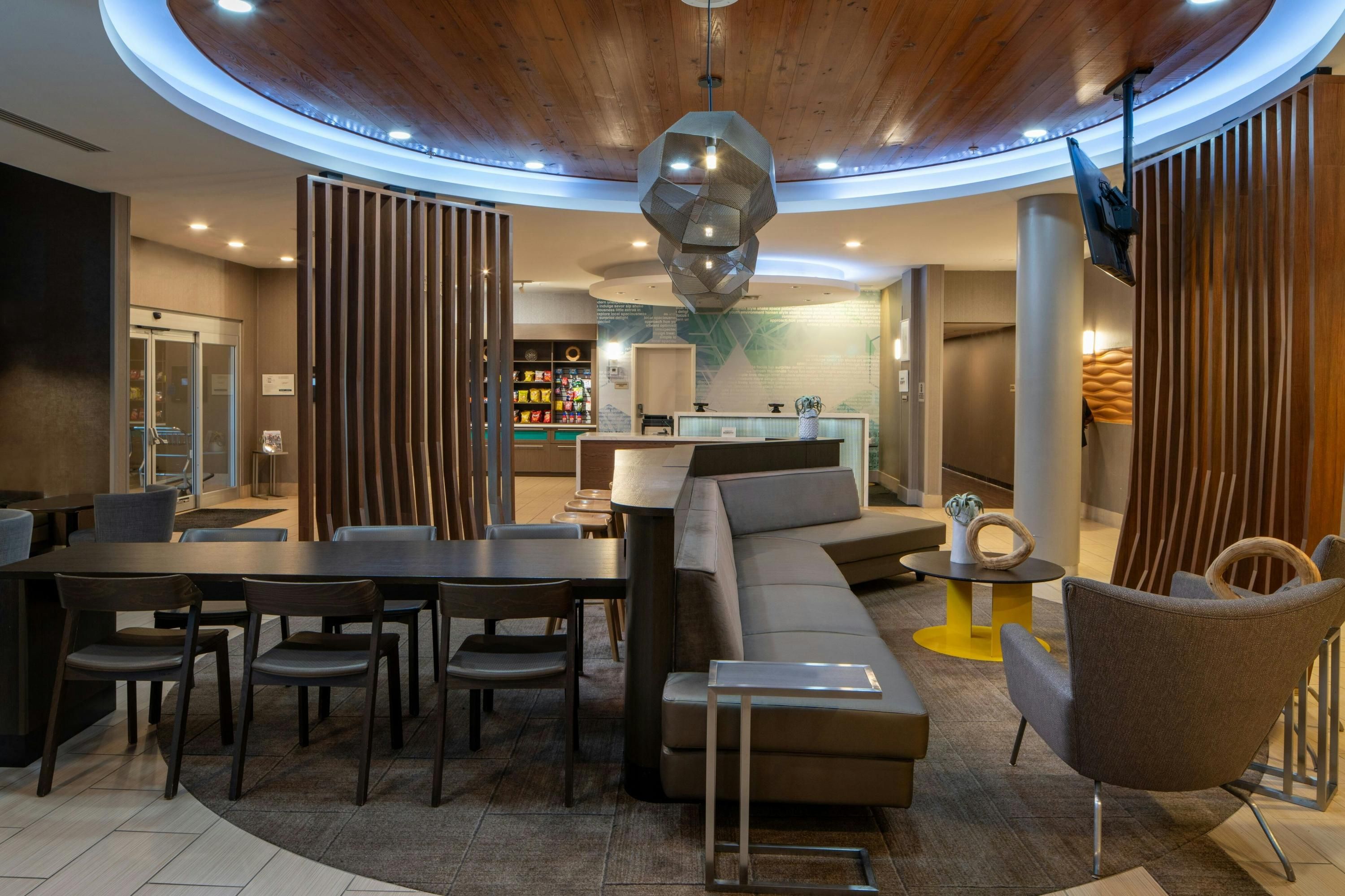 SpringHill Suites by Marriott Lake Charles - לייק צ'ארלס - בר