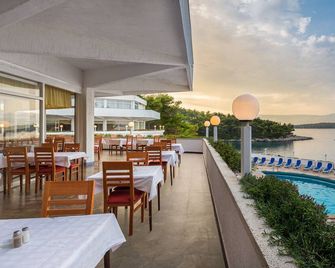 Fontana Resort - Jelsa