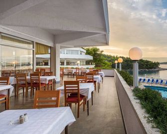 Fontana Resort - Jelsa
