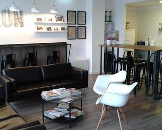 Check In León - לאון - סלון