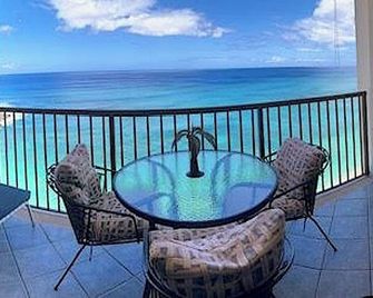 Legal Beachfront Condo-Great Views!-Free Pkg/Wifi, Pool,hot Tub,tennis/Pickle 6 - Mākaha - Balcón