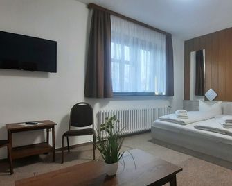 Central-Hotel Tegel - Berlin - Bedroom