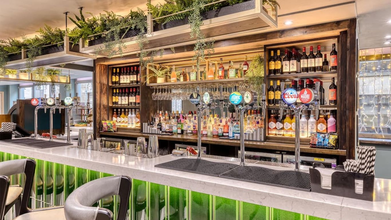 Premier Inn Glasgow City - George Square