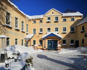 Hotel Erbgericht Buntes Haus - Seiffen - Gebouw