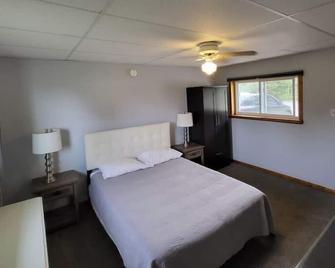 Lakeside Village Park Motel - Wheatley - Bedroom