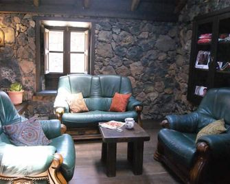 Caserio Los Partidos - Herjos del Tanque - Sala de estar