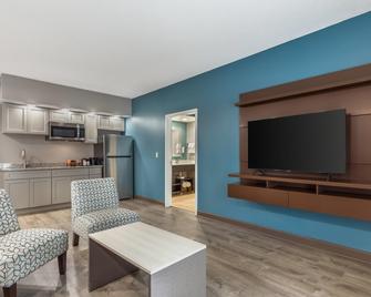 Quality Inn Wilmington - Wilmington - Living room