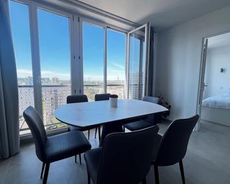 Bedroom - Serene with Chinese-Parisian Warmth - Rosny-sous-Bois - Eetruimte