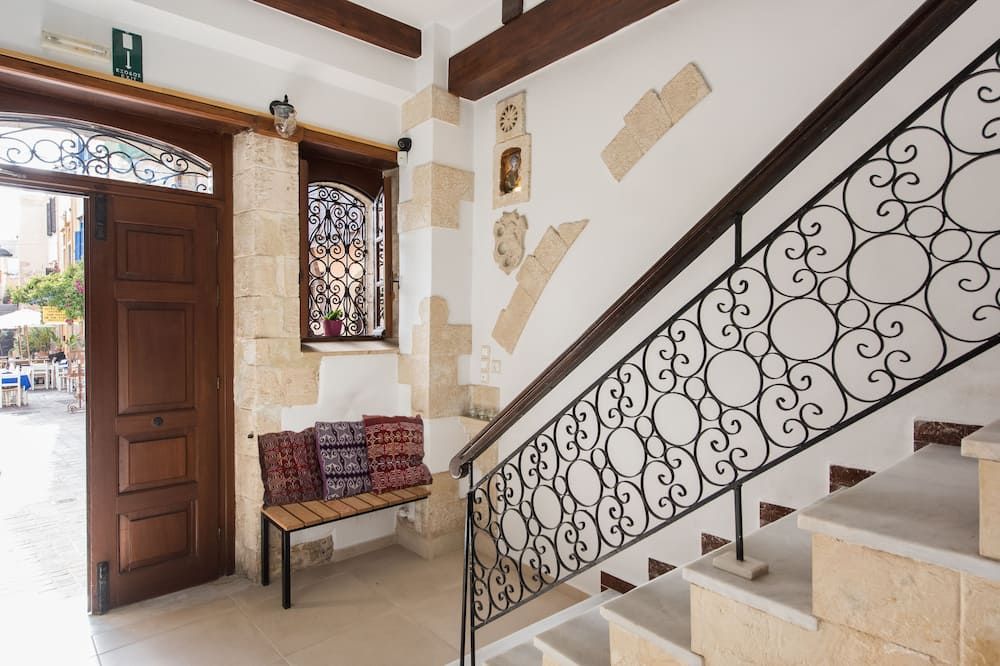 Harismari Cozy Hotel