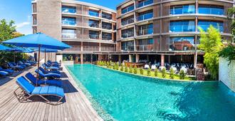 峇里水印溫泉酒店 - 克冬迦南 - 庫塔 - 游泳池