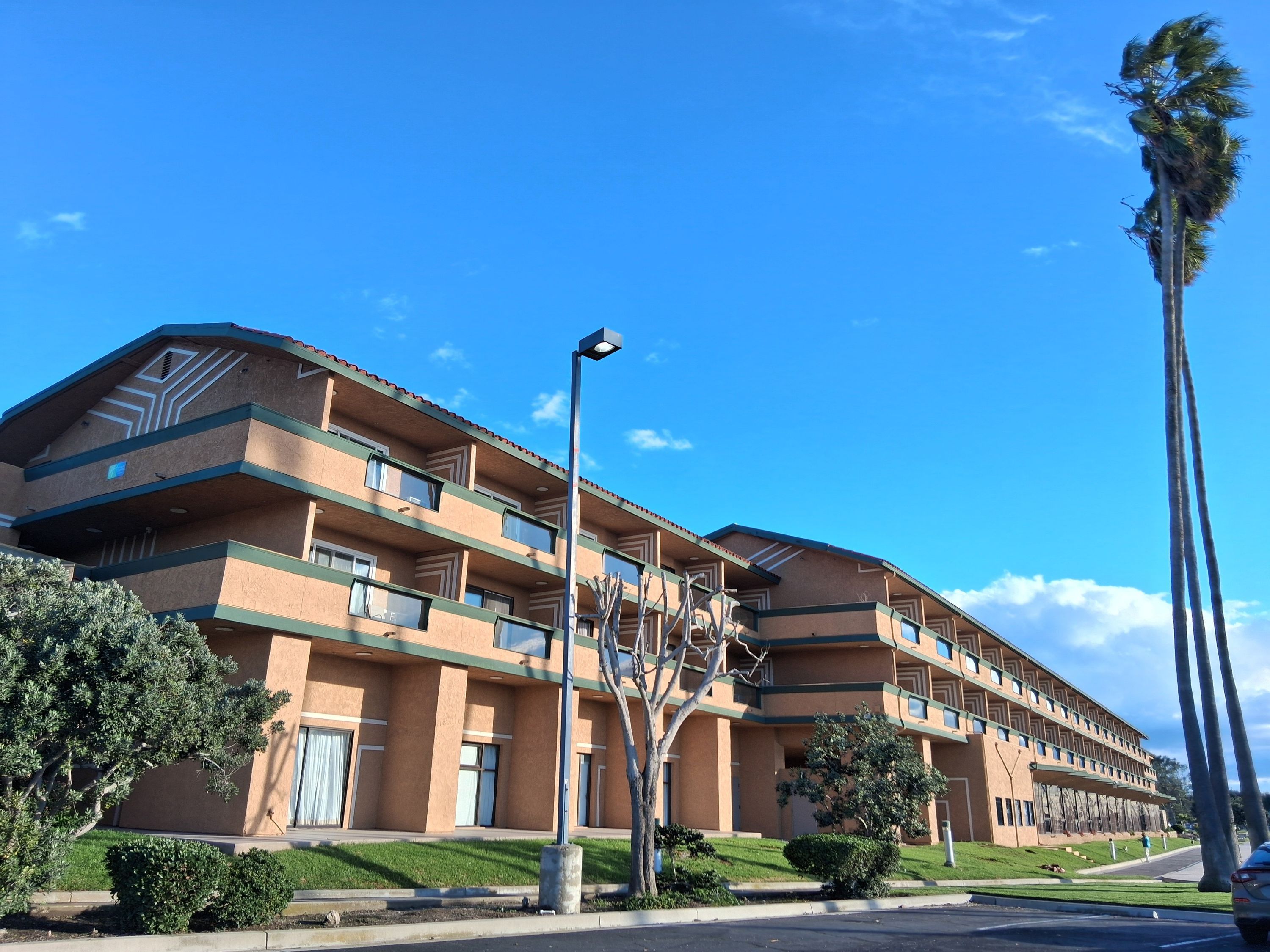 Holiday Inn Express & Suites Ventura Harbor By IHG - נטורה - בניין