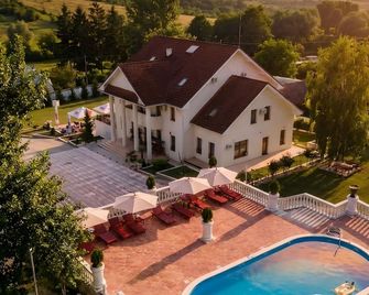 Virginia Gardens - Băile Govora