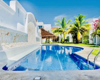 Deluxe Family Budget Balcony Room With Pool Playacar Ii - Playa del Carmen - Piscina