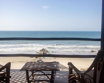 Hoja de Palma Bungalows - Canoas - Playa