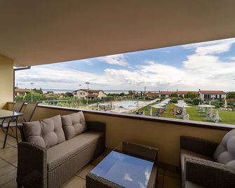 Residence Primera - Moniga del Garda - Balcony