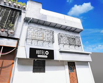 Hotel O Khar East Near Railway Station - Bombay - Byggnad