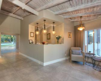 Amberhall Guesthouse - Randburg - Рецепція