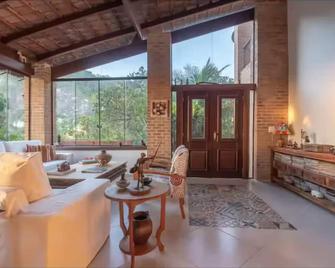 Large house for filming 20 people without accommodation - Niterói - Wohnzimmer