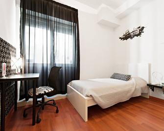 Take It Easy Roma Guest House - Roma - Habitación