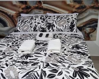 Dundee Viks Guest House - Dundee - Bedroom