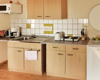 1 Bedroom Amazing Apartment In Settin - Crivitz - Cucina