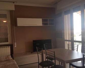 Apt. 7 - Villa dei Pini - Bocca Di Magra - Comedor
