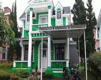 Villa Kota Bunga Matahari - Puncak - Gebäude