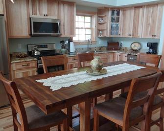 Nearley New Lakefront Cabin - Lake of The Isles - Wellesley Island - Kitchen
