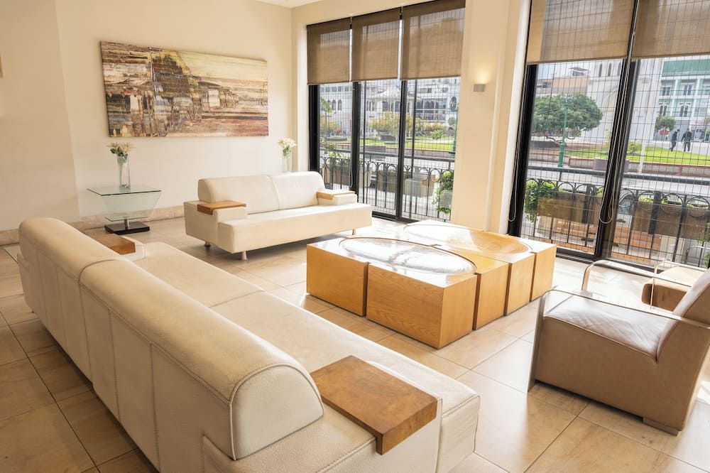 تيرادو أرتورو برات - إيكويكو - غرفة معيشة