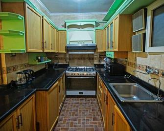 Zamalek X Hostel - Cairo - Kitchen