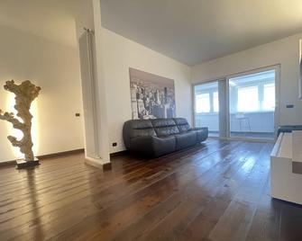 Cconforthotels Appartamento Skyline - Bari - Living room