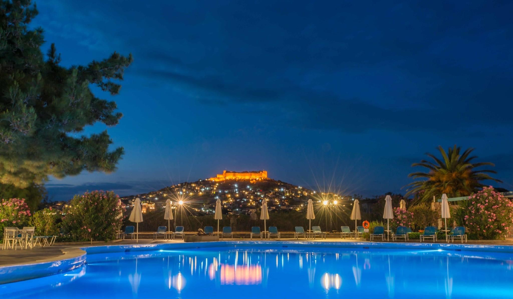 Delfinia Hotel & Bungalows