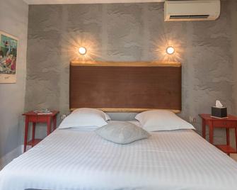 Hôtel Cosmopolitain - Biarritz - Bedroom