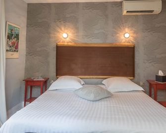Hôtel Cosmopolitain - Biarritz - Bedroom