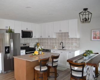 Stylish Home Near Downtown Lyman - Pets Welcome! - Lyman - Kitchen