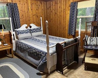 Rustic Pines - Woods, Water and Nature to Relax & Unwind. - Harrison - Bedroom
