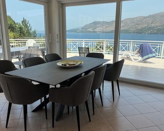 Villa Sunny Beach, vacation home Sivota/Plataria directly on the Ionian Sea - Igoumenitsa - Essbereich