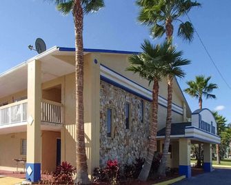 Rodeway Inn - Leesburg - Budova