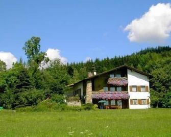 Holiday flat in Schlag with large terrace - Kirchdorf im Wald - Edifício