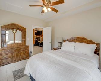 Waterfront Jackson Vacation Rental on Olcott Lake! - Jackson - Bedroom