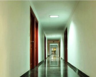 Green Palace Residency - Sultan Bathery - Коридор