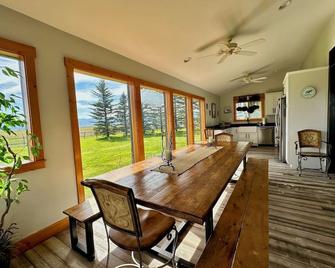 Cache Vista Ranch Estate - Sleeps 32, Teton Views - Tetonia - Dining room