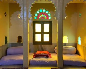 A heritage room in udaipur overlooing the city palace - Udaipur - Habitación