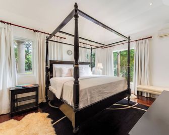 The Palms Resort - Saint James - Bedroom
