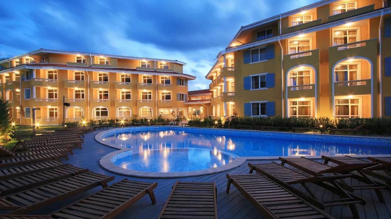 Blue Orange Beach Resort