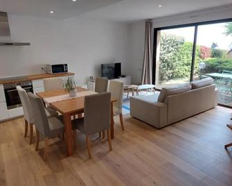 Le DenysPuech 55m2 plein centre avec jardin! - Rodez - Comedor