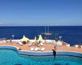 Hotel Carasco - Lipari - Piscina