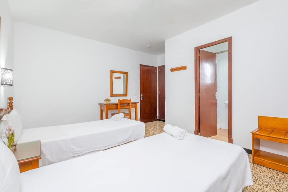 La Ceiba Hab. Confort - Cozy Hostel Near The Beach With Free Wifi - كالا دي اور - غرفة نوم