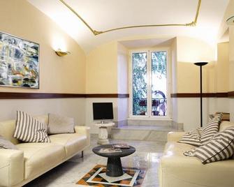 Hotel Priscilla - Rome - Living room